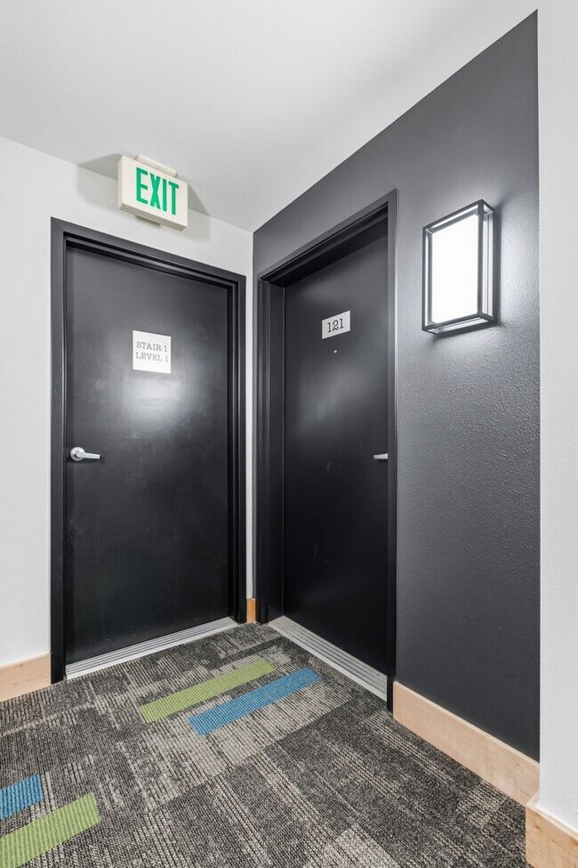 Building Photo - 1bd/1ba Seattle Condo
