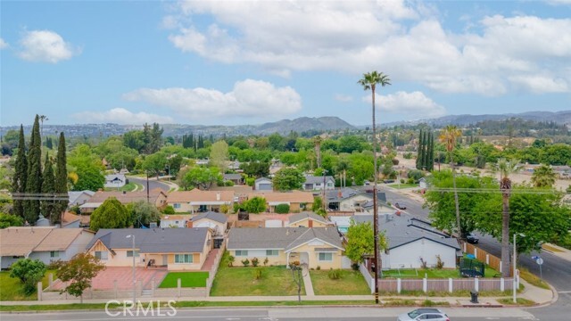 Building Photo - 6933 Fallbrook Ave