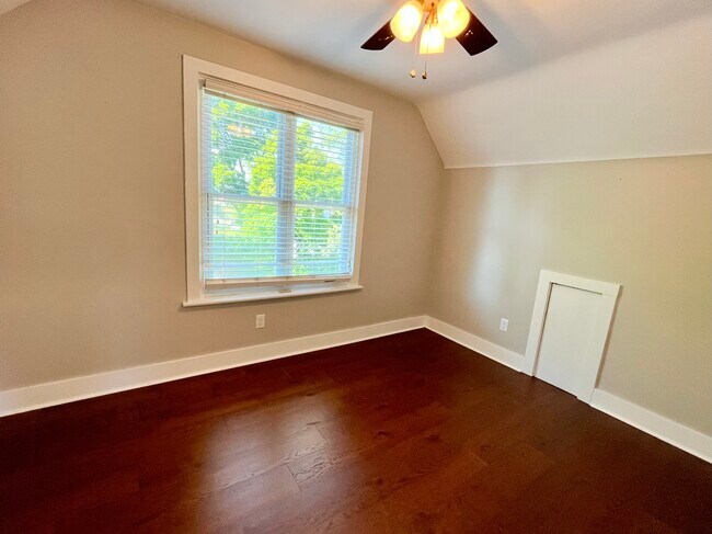 Building Photo - 602 Howard Ave