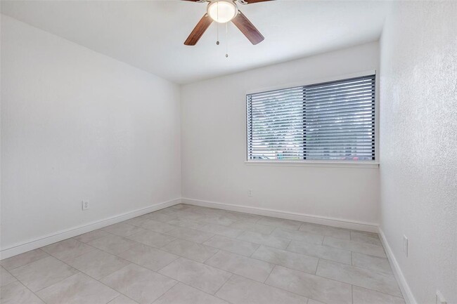 Building Photo - 10618 Sageberry Dr