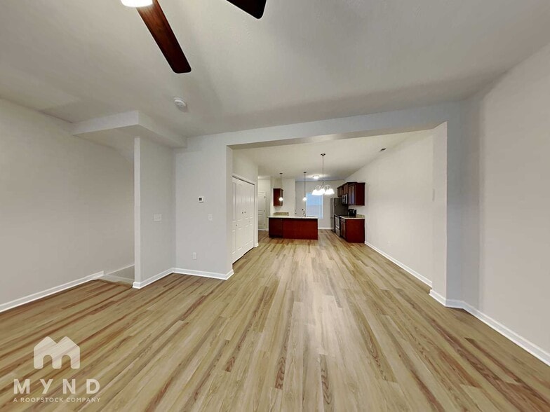 Building Photo - 302 Negri Ct