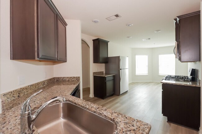 Building Photo - 23139 Shakespeare Dr