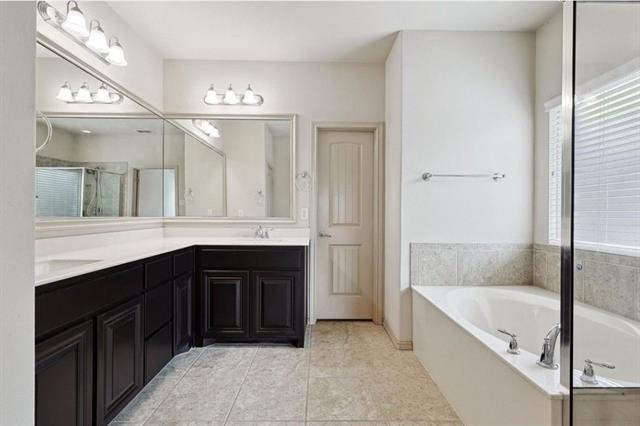 Building Photo - 15628 Carlton Oaks Dr