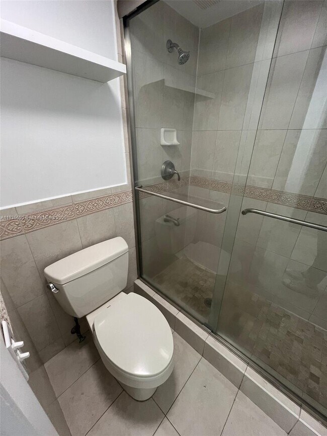 Building Photo - 8875 Fontainebleau Blvd