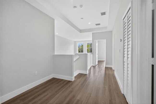 Building Photo - 981 SW 149th Ct