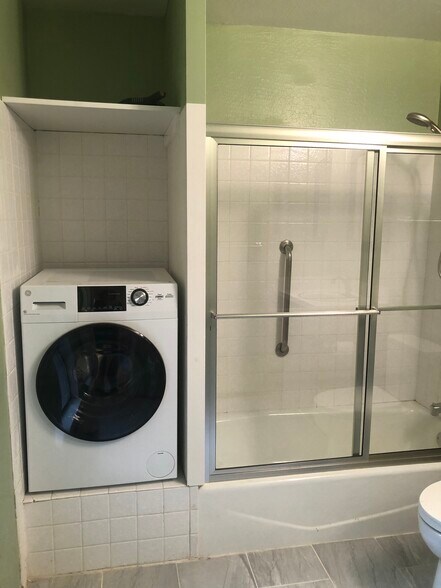 Building Photo - 423 Durant Way