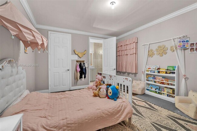 Building Photo - 545 Forest View Cir