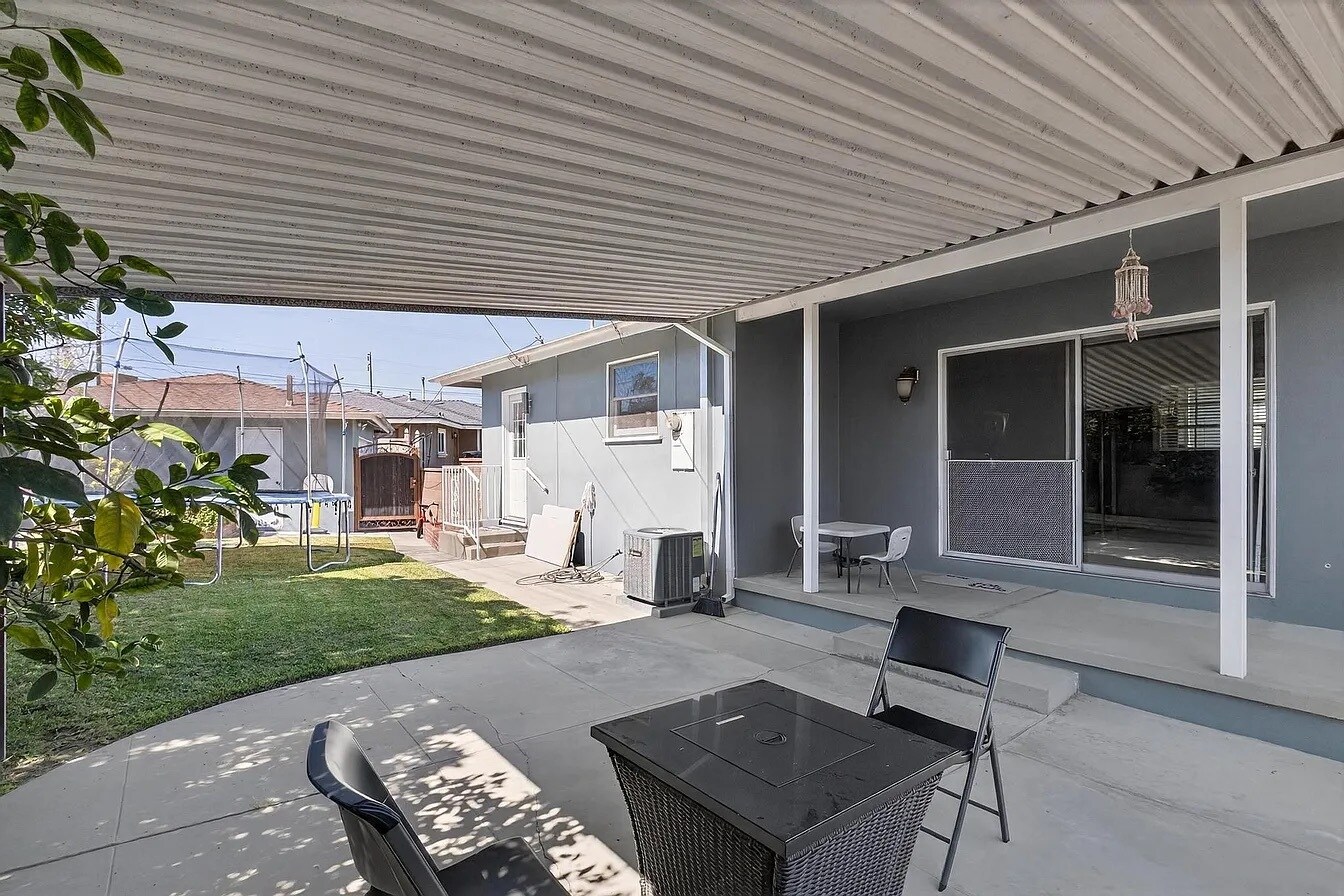 Building Photo - 2924 W 136th St