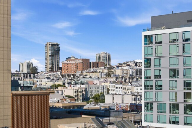 Building Photo - 1405 Van Ness Ave