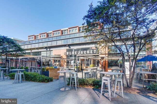 Building Photo - 1300 4th St SE