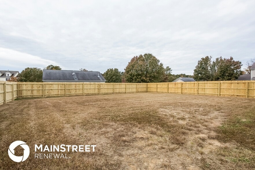 Building Photo - 2 Diamond Ct