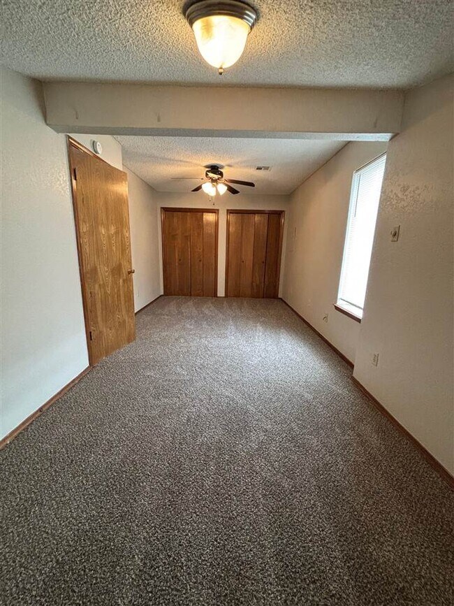 Building Photo - 901 NE Tortoise Dr