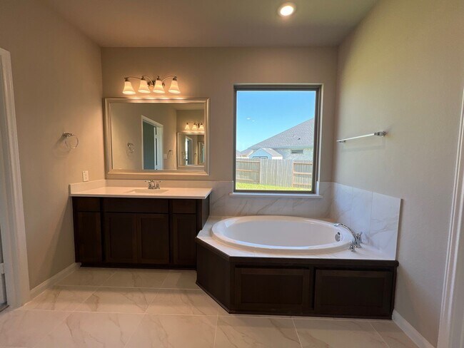 Building Photo - 17403 Aurora Hvn Dr