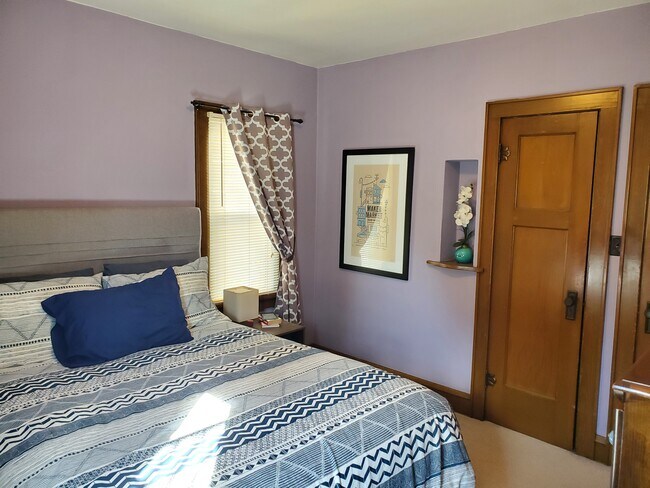 Building Photo - 3263 S Springfield Ave