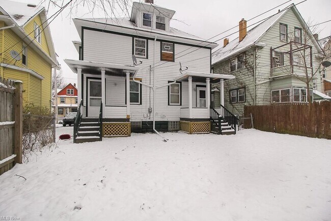 Building Photo - 1312 W 91st St
