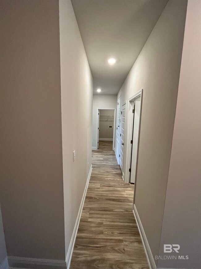 Building Photo - 10762 Winning Colors Trl