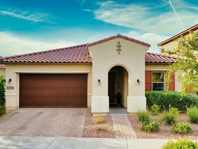 Building Photo - Spacious 3 Bed / 2 Bath Home with Stunning...