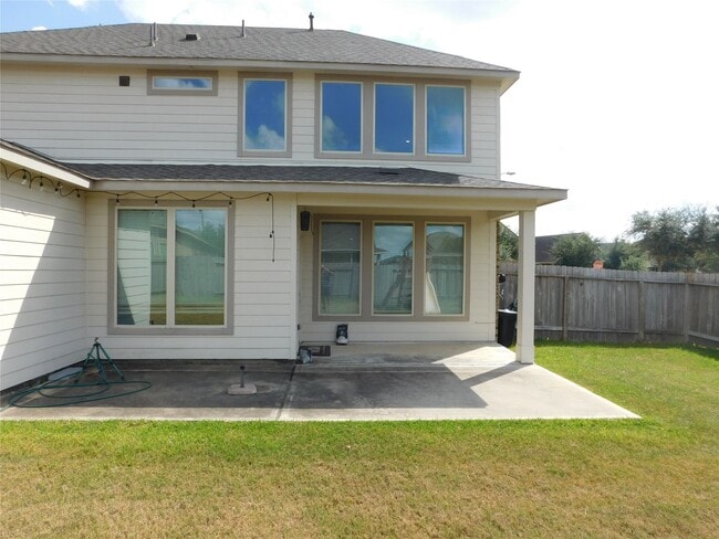 Building Photo - 8219 Oxbow Manor