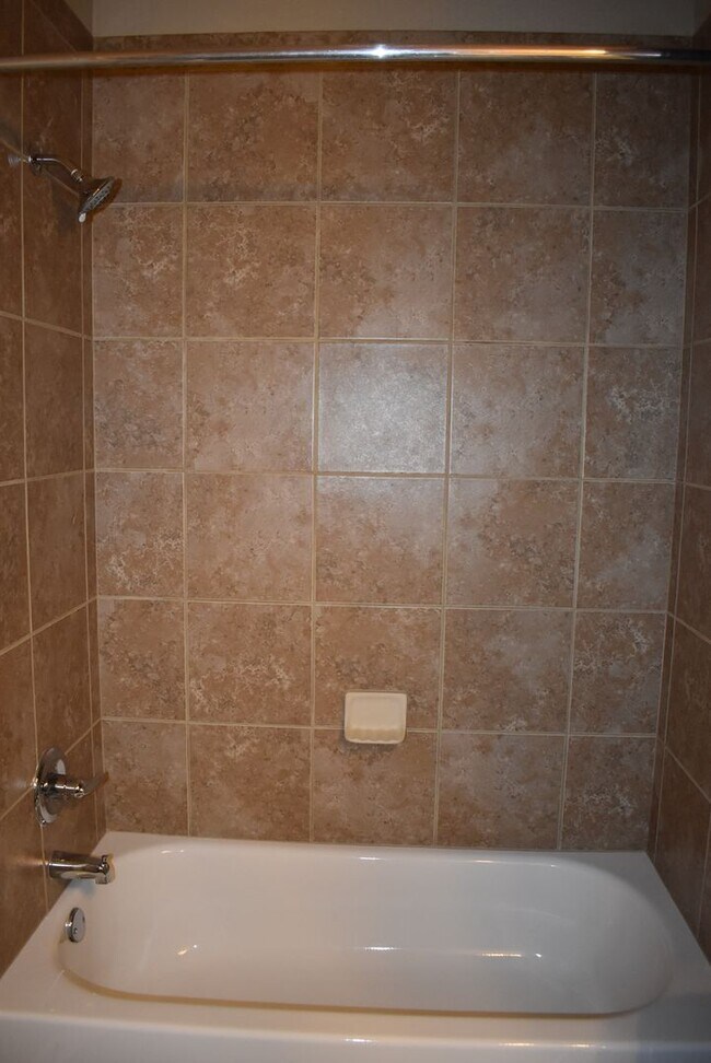 Building Photo - 1808 Seminole Cir