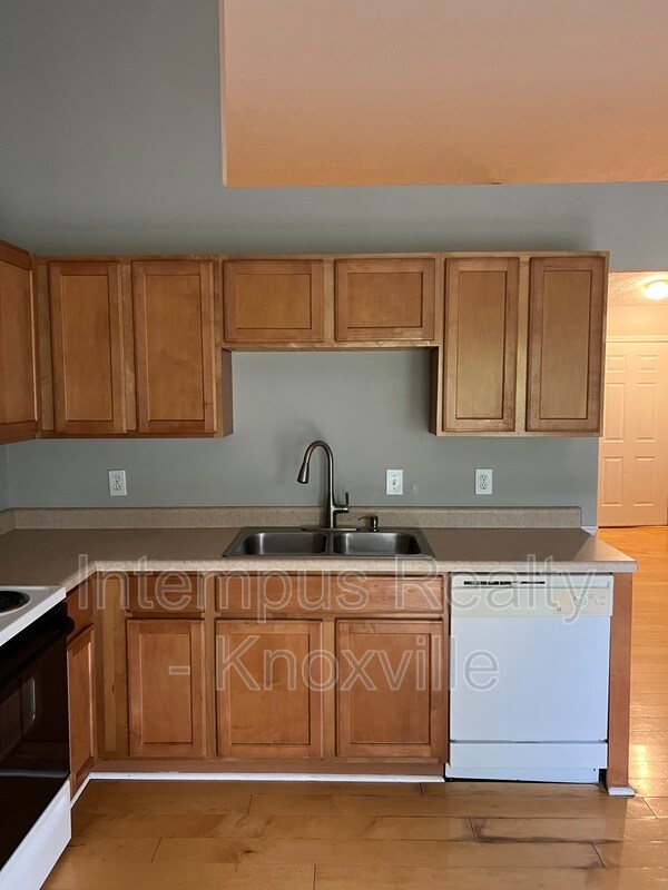 Building Photo - 7361 Carowinds Ln