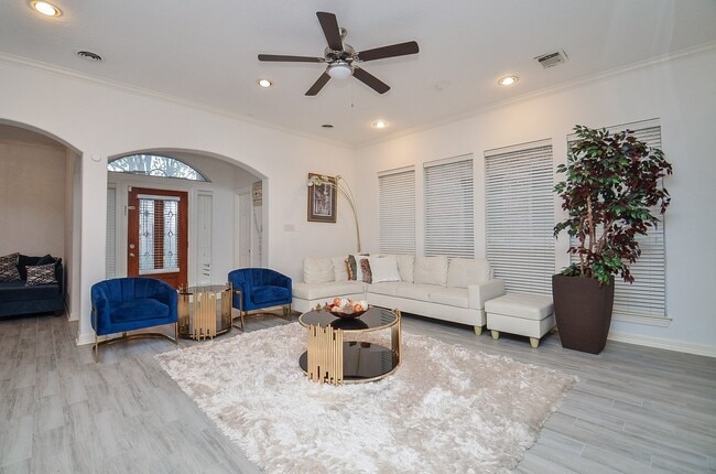 Building Photo - 13511 Brookbluff Ln