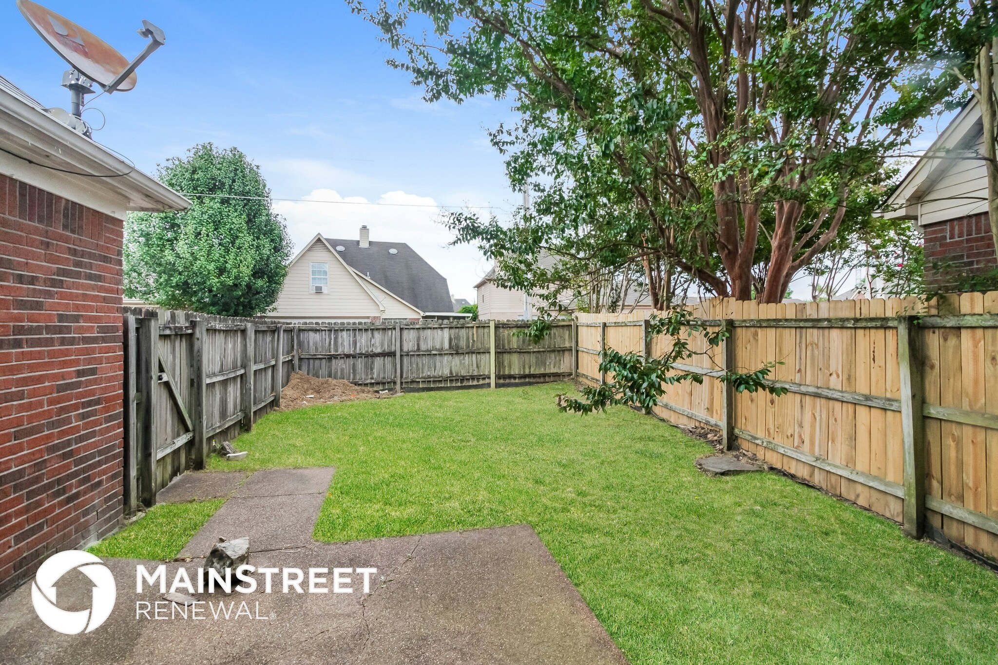 Building Photo - 768 Breeze Way