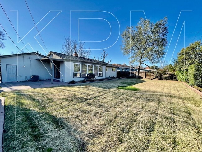 Building Photo - 1117 Brookside Rd