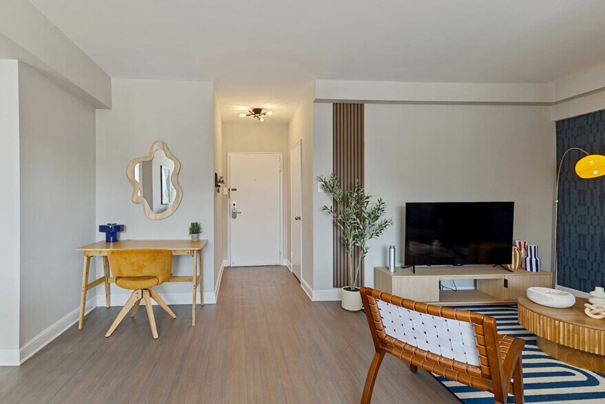 Building Photo - 1500 Arlington Blvd