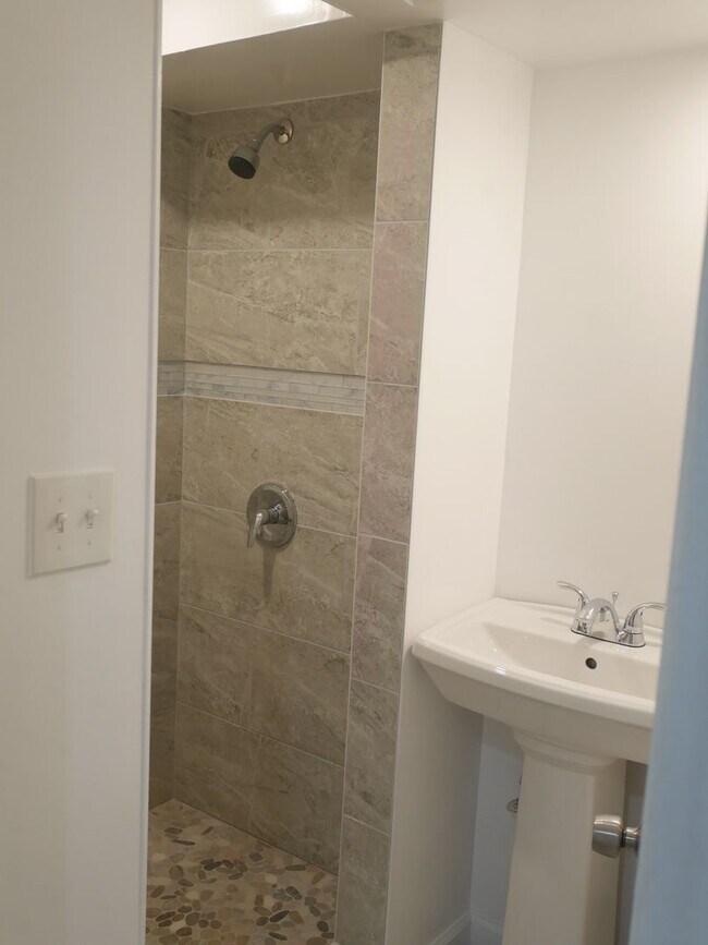 Building Photo - Charming Home in the Heart of Baltimore!