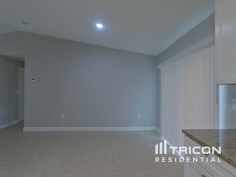 Building Photo - 817 Palermo Ct