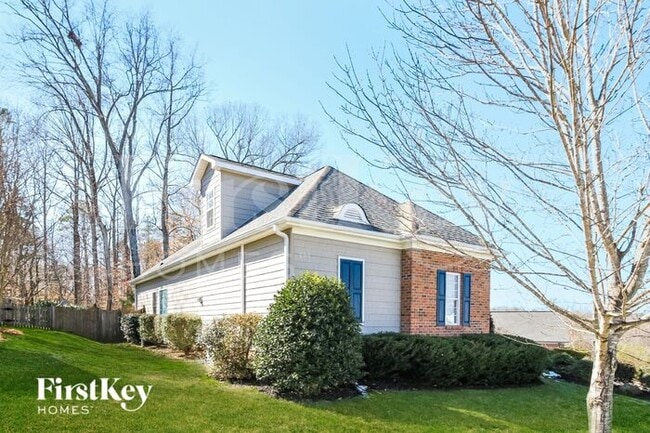 Building Photo - 2750 Chestnut Ridge Dr