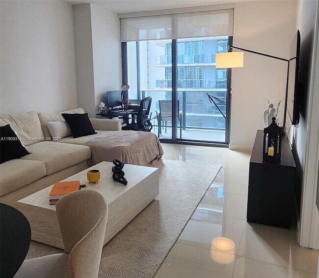 Building Photo - 45 SW 9th St