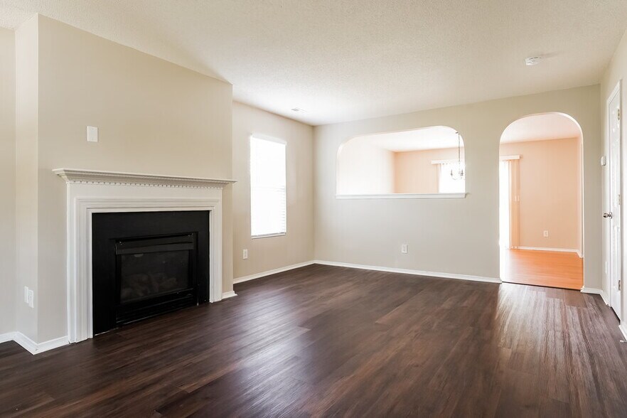Building Photo - 925 Mailwood Dr