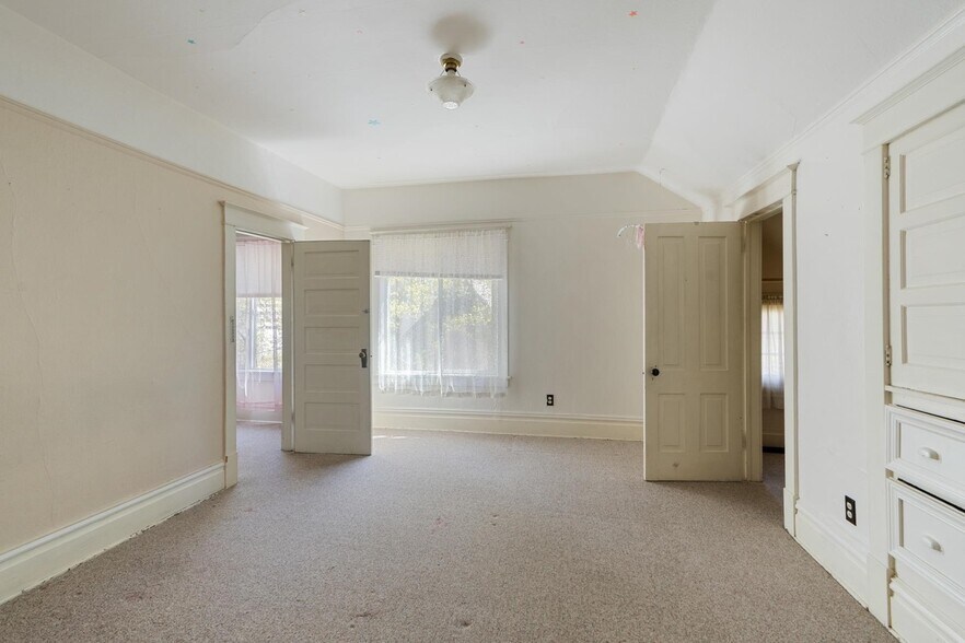 Bedroom 3 - 1019 W 6th Ave