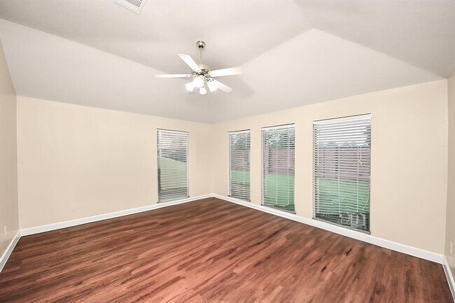 Building Photo - 4807 Taylor Lake Ct