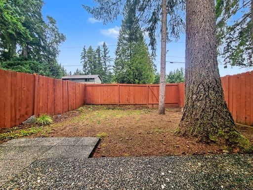 Building Photo - AVAILABLE NOW! Limited Offer: Half Off One Month Rent | Updated Kingsgate Home with Fireplace & F...