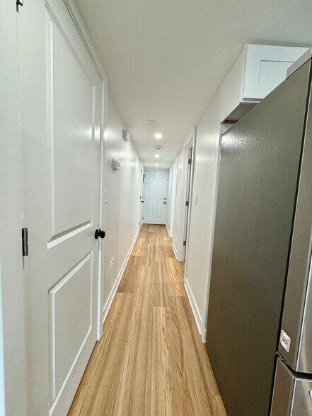 Building Photo - 4816 W Henderson St