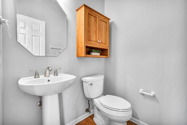 Building Photo - 2241 Avalon Ct S