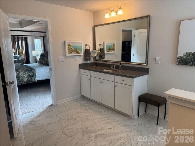 Building Photo - 1058 Thoroughbred Dr.