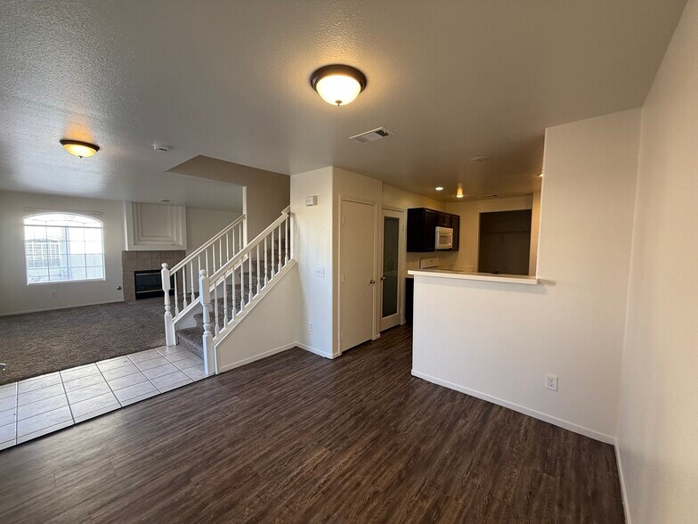 Building Photo - 8133 Autumn Star Ave