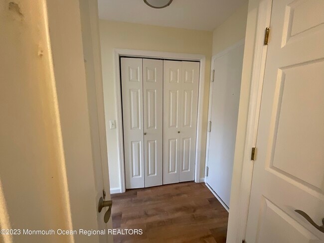 Building Photo - 410 8th Ave