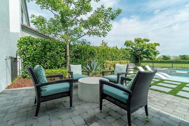 Building Photo - 4985 Coquina Pl