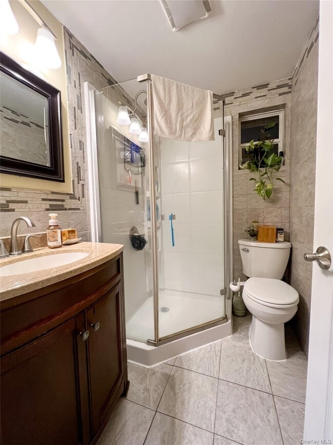 Building Photo - 86 Catherine St