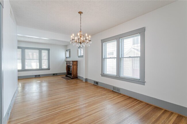 Building Photo - 176 Merwin Ave