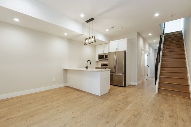 Building Photo - 2218 N Franklin St