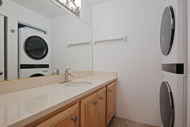 Building Photo - Extremely Rare Opportunity – 2 Bed / 2.5 Bath Luxury Condo at El Escorial Villas at East Beach