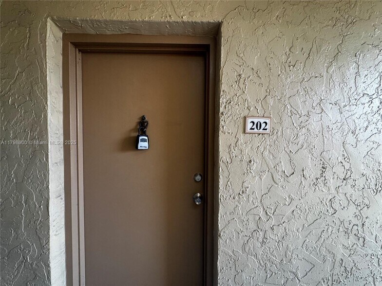 Building Photo - 4900 NW 79th Ave
