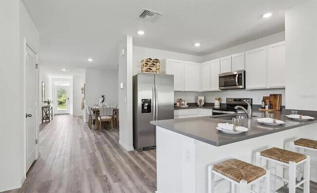 Building Photo - 32528 Weathered Oak Dr