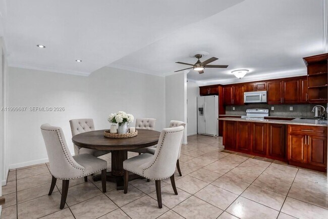 Building Photo - 8107 SW 23rd Ct