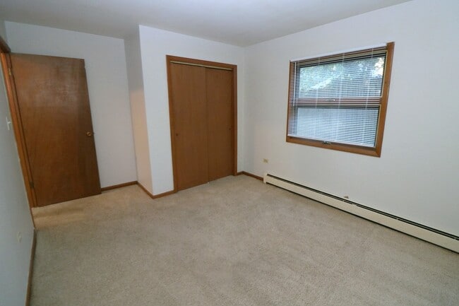 Building Photo - 220 Griffing Ave